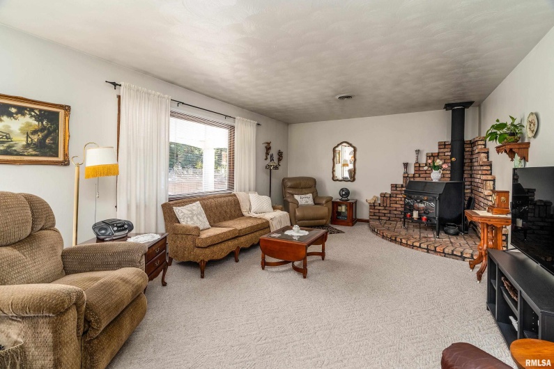 211 Raccoon Valley Road, Makanda, Illinois 62958, 3 Bedrooms Bedrooms, 0 ,1 BathroomBathrooms,Residential,For Sale,Raccoon Valley,0,RMAEB460150
