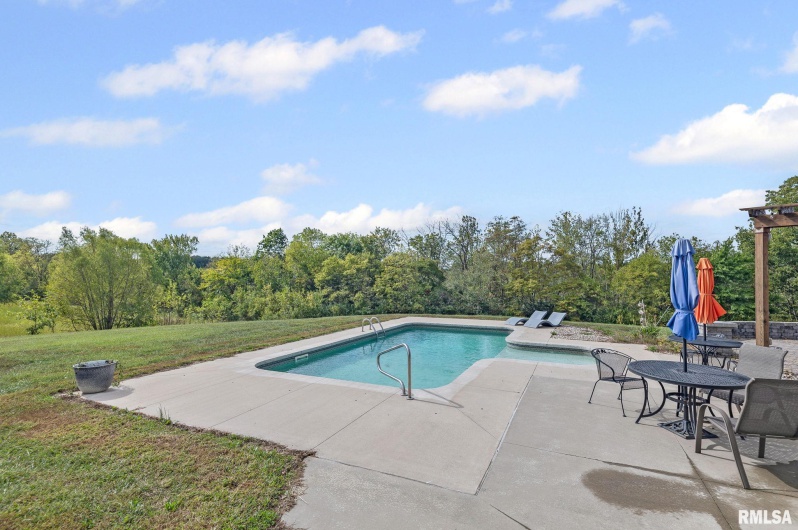 71 Ehlers Road, Campbell Hill, Illinois 62916, 5 Bedrooms Bedrooms, 0 ,3 BathroomsBathrooms,Residential,For Sale,Ehlers,0,RMAEB460120