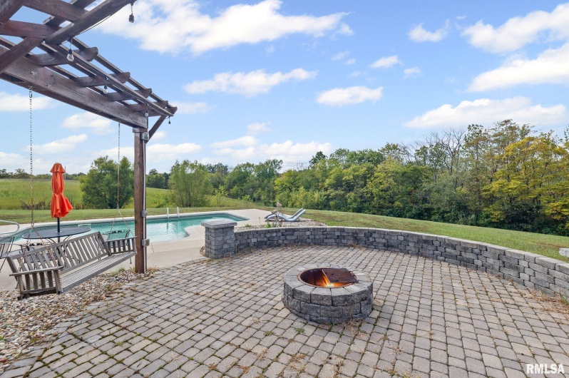 71 Ehlers Road, Campbell Hill, Illinois 62916, 5 Bedrooms Bedrooms, 0 ,3 BathroomsBathrooms,Residential,For Sale,Ehlers,0,RMAEB460120