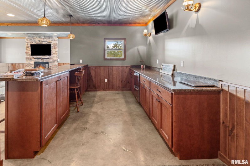 71 Ehlers Road, Campbell Hill, Illinois 62916, 5 Bedrooms Bedrooms, 0 ,3 BathroomsBathrooms,Residential,For Sale,Ehlers,0,RMAEB460120