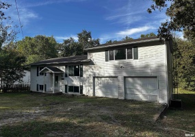 13253 GREENBRIAR Road, Carterville, Illinois 62918, 4 Bedrooms Bedrooms, 0 ,2 BathroomsBathrooms,Residential,For Sale,GREENBRIAR,0,RMAEB460153