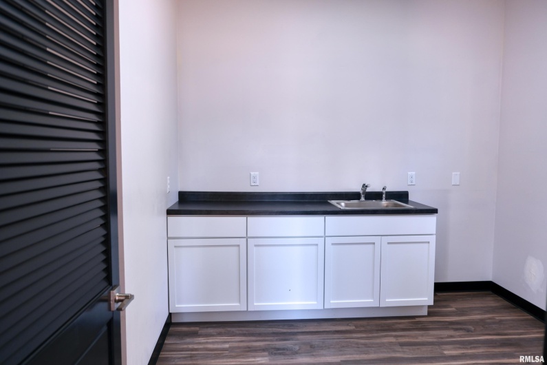 205 MARION Street, Carbondale, Illinois 62901, 0 , 0 ,0,Commercial Sale,For Sale,MARION,0,RMAEB460156