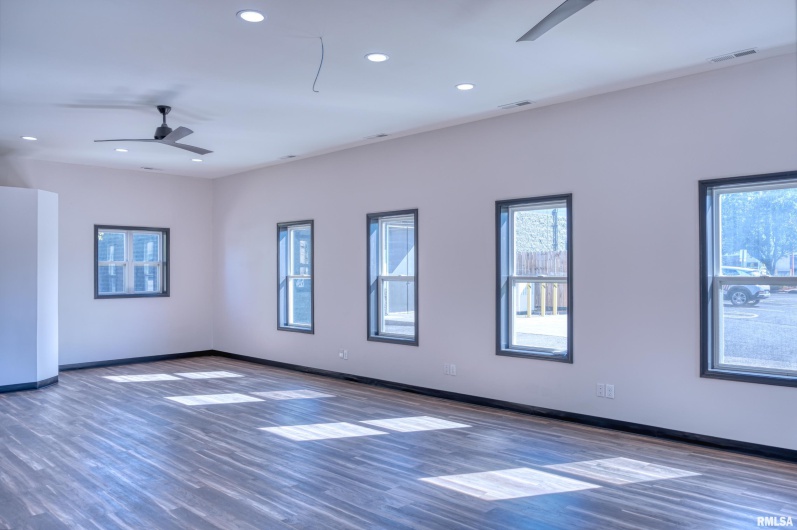 205 MARION Street, Carbondale, Illinois 62901, 0 , 0 ,0,Commercial Sale,For Sale,MARION,0,RMAEB460156