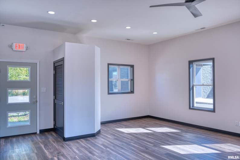 205 MARION Street, Carbondale, Illinois 62901, 0 , 0 ,0,Commercial Sale,For Sale,MARION,0,RMAEB460156