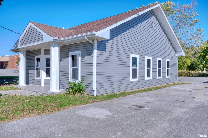 205 MARION Street, Carbondale, Illinois 62901, 0 , 0 ,0,Commercial Sale,For Sale,MARION,0,RMAEB460156