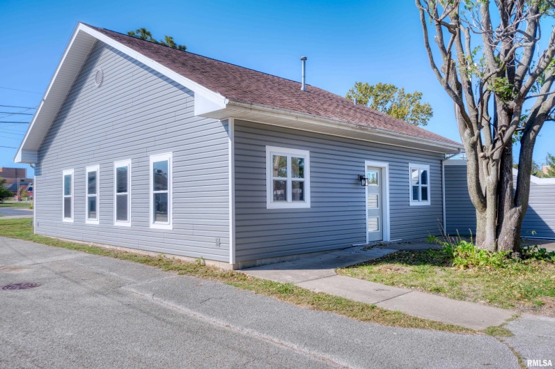 205 MARION Street, Carbondale, Illinois 62901, 0 , 0 ,0,Commercial Sale,For Sale,MARION,0,RMAEB460156