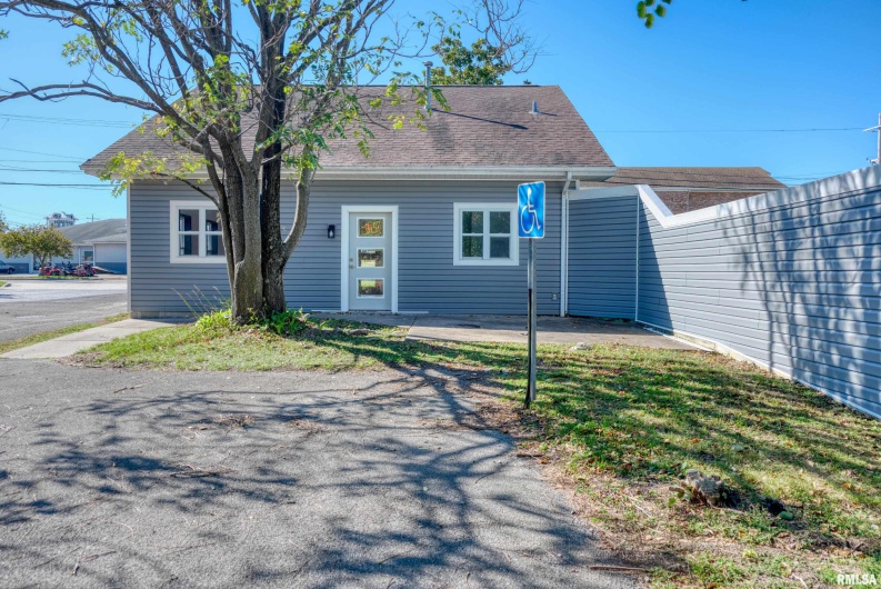 205 MARION Street, Carbondale, Illinois 62901, 0 , 0 ,0,Commercial Sale,For Sale,MARION,0,RMAEB460156