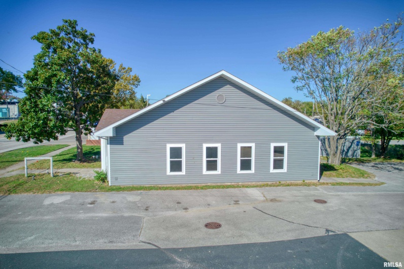 205 MARION Street, Carbondale, Illinois 62901, 0 , 0 ,0,Commercial Sale,For Sale,MARION,0,RMAEB460156