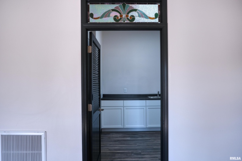 205 MARION Street, Carbondale, Illinois 62901, 0 , 0 ,0,Commercial Sale,For Sale,MARION,0,RMAEB460156