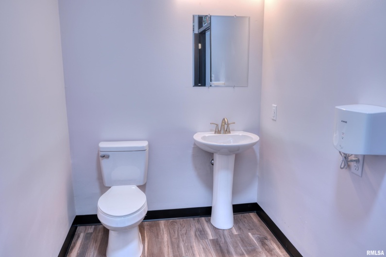 205 MARION Street, Carbondale, Illinois 62901, 0 , 0 ,0,Commercial Sale,For Sale,MARION,0,RMAEB460156