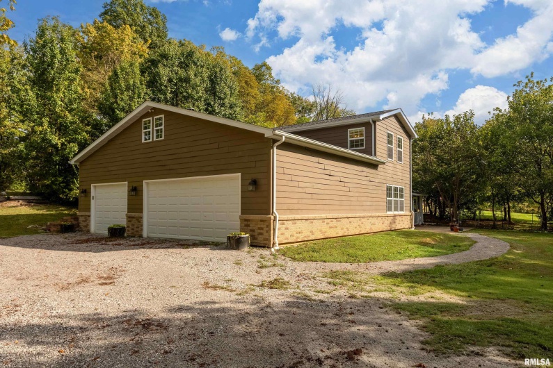 1591 Reed Station Road, Carbondale, Illinois 62901, 3 Bedrooms Bedrooms, 0 ,3 BathroomsBathrooms,Residential,For Sale,Reed Station,0,RMAEB460158