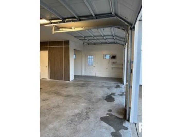 103 PARK Street, Harrisburg, Illinois 62946, 2 Bedrooms Bedrooms, 0 ,3 BathroomsBathrooms,Residential,For Sale,PARK,0,RMAPA1261682