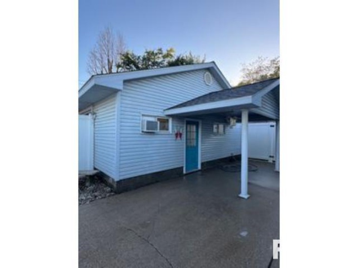 103 PARK Street, Harrisburg, Illinois 62946, 2 Bedrooms Bedrooms, 0 ,3 BathroomsBathrooms,Residential,For Sale,PARK,0,RMAPA1261682