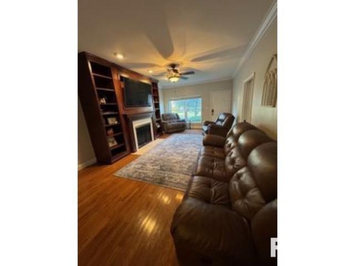 103 PARK Street, Harrisburg, Illinois 62946, 2 Bedrooms Bedrooms, 0 ,3 BathroomsBathrooms,Residential,For Sale,PARK,0,RMAPA1261682