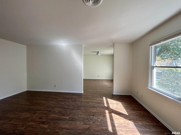 611 TERRACE Drive, Carbondale, Illinois 62901, 3 Bedrooms Bedrooms, 0 ,2 BathroomsBathrooms,Residential,For Sale,TERRACE,0,RMAEB459929