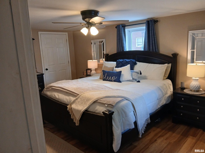 403 8TH Street, Johnston City, Illinois 62951, 4 Bedrooms Bedrooms, 0 ,2 BathroomsBathrooms,Residential,For Sale,8TH,0,RMAEB459151