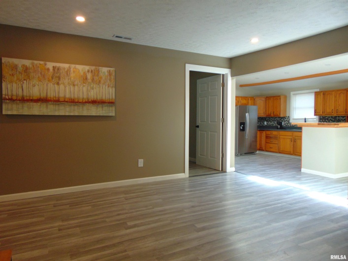 812 MADISON Street, Herrin, Illinois 62948, 3 Bedrooms Bedrooms, 0 ,2 BathroomsBathrooms,Residential,For Sale,MADISON,0,RMAQC4267841