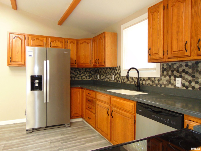 812 MADISON Street, Herrin, Illinois 62948, 3 Bedrooms Bedrooms, 0 ,2 BathroomsBathrooms,Residential,For Sale,MADISON,0,RMAQC4267841