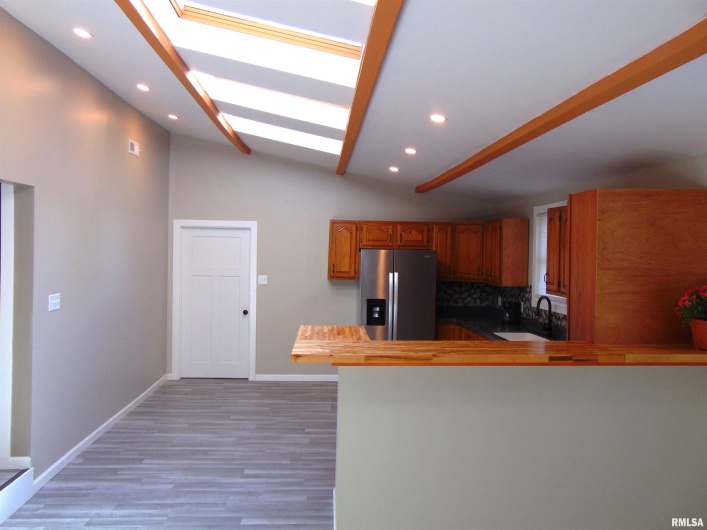 812 MADISON Street, Herrin, Illinois 62948, 3 Bedrooms Bedrooms, 0 ,2 BathroomsBathrooms,Residential,For Sale,MADISON,0,RMAQC4267841