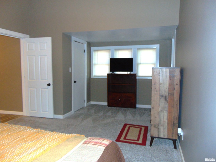 812 MADISON Street, Herrin, Illinois 62948, 3 Bedrooms Bedrooms, 0 ,2 BathroomsBathrooms,Residential,For Sale,MADISON,0,RMAQC4267841