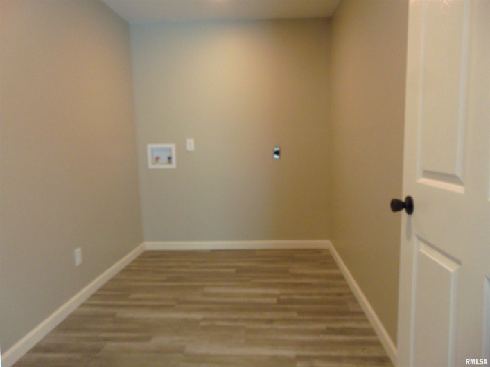 812 MADISON Street, Herrin, Illinois 62948, 3 Bedrooms Bedrooms, 0 ,2 BathroomsBathrooms,Residential,For Sale,MADISON,0,RMAQC4267841