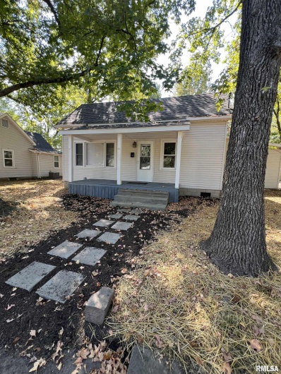 812 MADISON Street, Herrin, Illinois 62948, 3 Bedrooms Bedrooms, 0 ,2 BathroomsBathrooms,Residential,For Sale,MADISON,0,RMAQC4267841