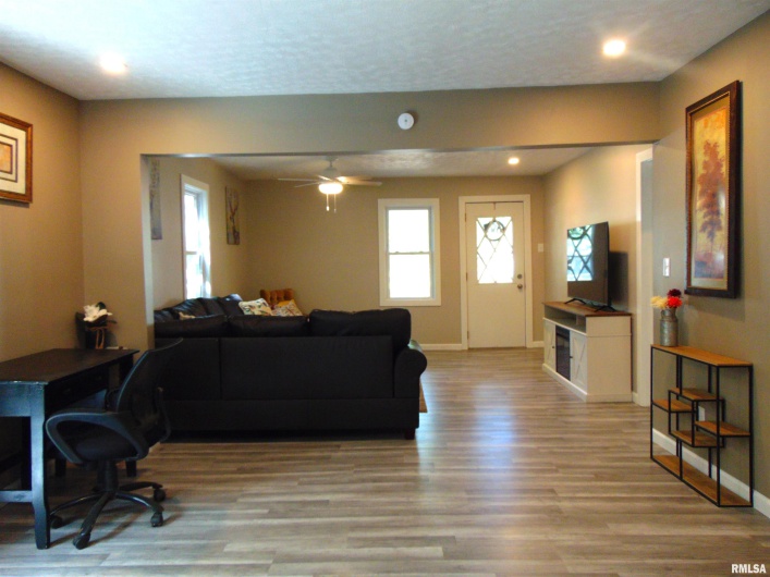 812 MADISON Street, Herrin, Illinois 62948, 3 Bedrooms Bedrooms, 0 ,2 BathroomsBathrooms,Residential,For Sale,MADISON,0,RMAQC4267841