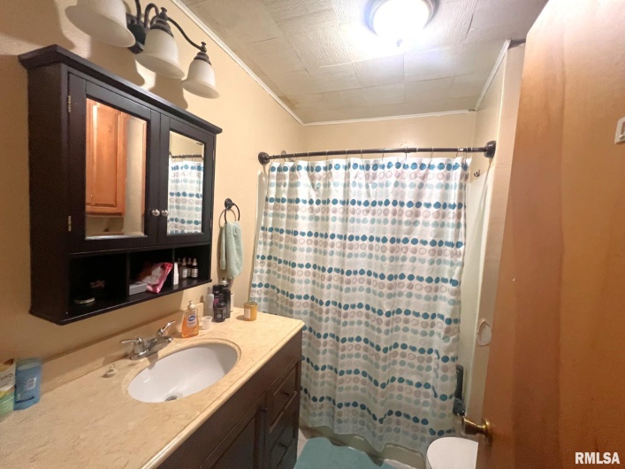 12563 Saraville Road, Marion, Illinois 62959, 2 Bedrooms Bedrooms, 0 ,1 BathroomBathrooms,Residential,For Sale,Saraville,0,RMAQC4268516
