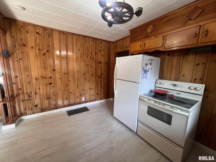 12563 Saraville Road, Marion, Illinois 62959, 2 Bedrooms Bedrooms, 0 ,1 BathroomBathrooms,Residential,For Sale,Saraville,0,RMAQC4268516