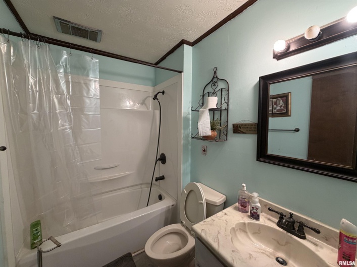 50 Jon Street, Metropolis, Illinois 62960, 3 Bedrooms Bedrooms, 0 ,2 BathroomsBathrooms,Residential,For Sale,Jon,0,RMAEB460167