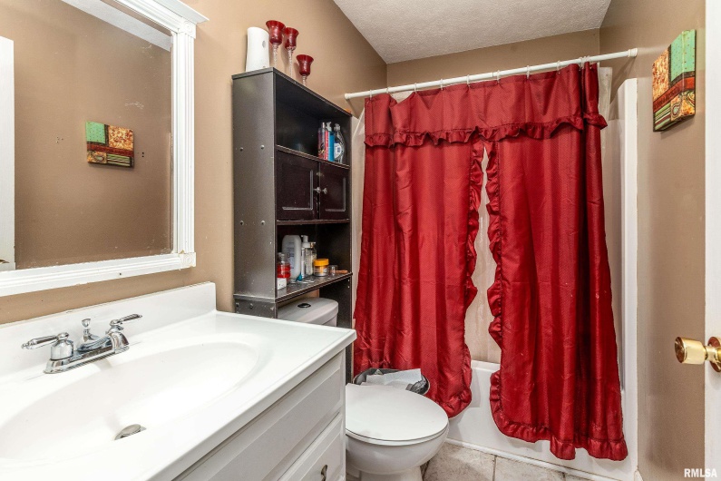 506 Insignia Drive, Herrin, Illinois 62948, 4 Bedrooms Bedrooms, 0 ,3 BathroomsBathrooms,Residential,For Sale,Insignia,0,RMAQC4268522
