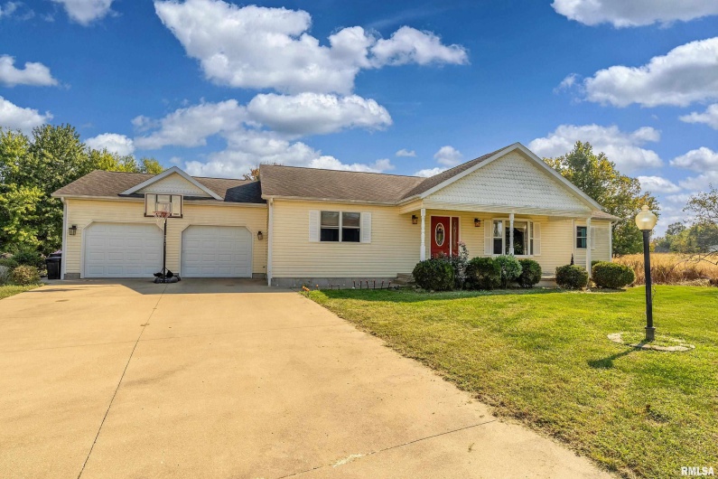 506 Insignia Drive, Herrin, Illinois 62948, 4 Bedrooms Bedrooms, 0 ,3 BathroomsBathrooms,Residential,For Sale,Insignia,0,RMAQC4268522