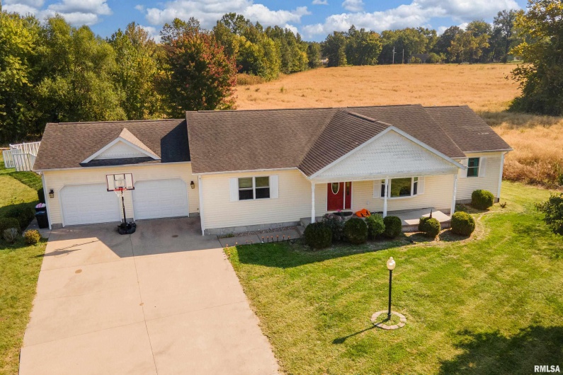 506 Insignia Drive, Herrin, Illinois 62948, 4 Bedrooms Bedrooms, 0 ,3 BathroomsBathrooms,Residential,For Sale,Insignia,0,RMAQC4268522