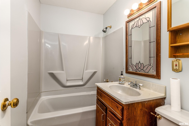 1206 Goodall Street, Marion, Illinois 62959, 3 Bedrooms Bedrooms, 0 ,2 BathroomsBathrooms,Residential,For Sale,Goodall,0,RMAEB460169