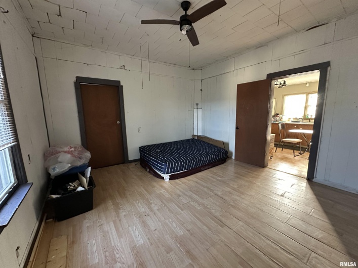 802 9TH Street, Johnston City, Illinois 62951, 2 Bedrooms Bedrooms, 0 ,1 BathroomBathrooms,Residential,For Sale,9TH,0,RMAQC4268524