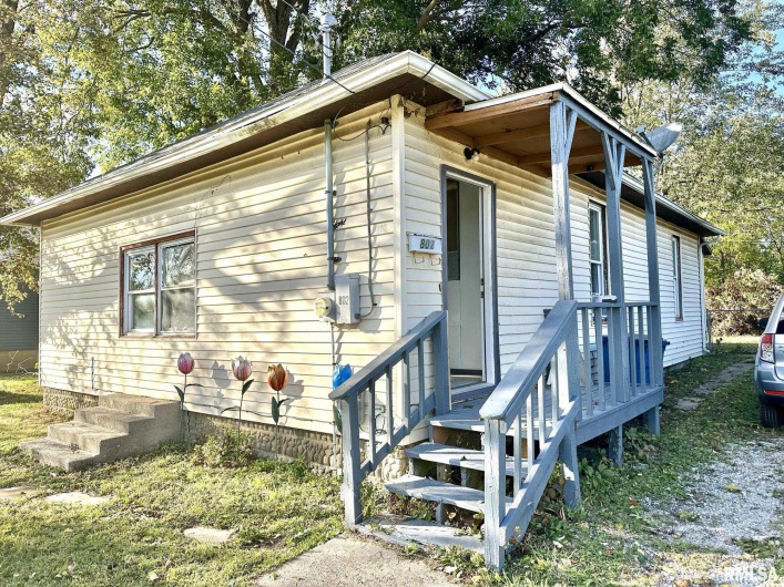 802 9TH Street, Johnston City, Illinois 62951, 2 Bedrooms Bedrooms, 0 ,1 BathroomBathrooms,Residential,For Sale,9TH,0,RMAQC4268524