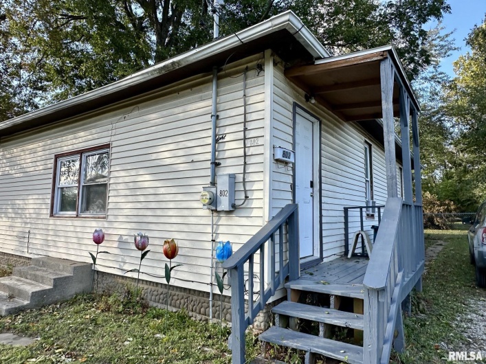 802 9TH Street, Johnston City, Illinois 62951, 2 Bedrooms Bedrooms, 0 ,1 BathroomBathrooms,Residential,For Sale,9TH,0,RMAQC4268524