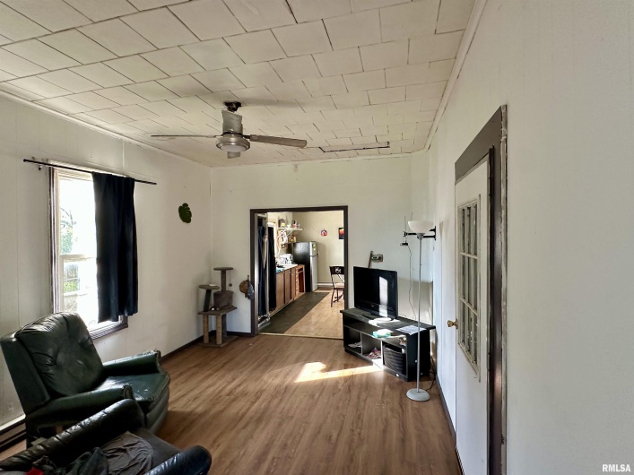 802 9TH Street, Johnston City, Illinois 62951, 2 Bedrooms Bedrooms, 0 ,1 BathroomBathrooms,Residential,For Sale,9TH,0,RMAQC4268524