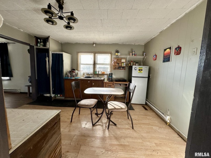 802 9TH Street, Johnston City, Illinois 62951, 2 Bedrooms Bedrooms, 0 ,1 BathroomBathrooms,Residential,For Sale,9TH,0,RMAQC4268524