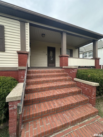 206 Homer Avenue, Harrisburg, Illinois 62946, 3 Bedrooms Bedrooms, 0 ,1 BathroomBathrooms,Residential,For Sale,Homer,0,RMAEB460171