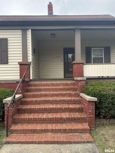 206 Homer Avenue, Harrisburg, Illinois 62946, 3 Bedrooms Bedrooms, 0 ,1 BathroomBathrooms,Residential,For Sale,Homer,0,RMAEB460171