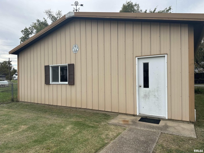 206 Homer Avenue, Harrisburg, Illinois 62946, 3 Bedrooms Bedrooms, 0 ,1 BathroomBathrooms,Residential,For Sale,Homer,0,RMAEB460171