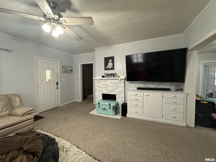 206 Homer Avenue, Harrisburg, Illinois 62946, 3 Bedrooms Bedrooms, 0 ,1 BathroomBathrooms,Residential,For Sale,Homer,0,RMAEB460171