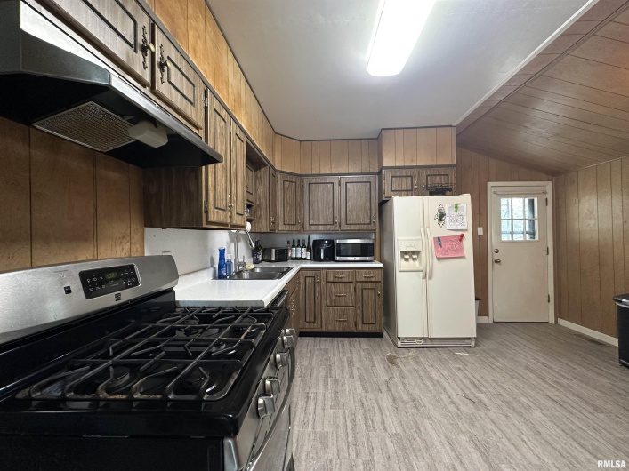 206 Homer Avenue, Harrisburg, Illinois 62946, 3 Bedrooms Bedrooms, 0 ,1 BathroomBathrooms,Residential,For Sale,Homer,0,RMAEB460171