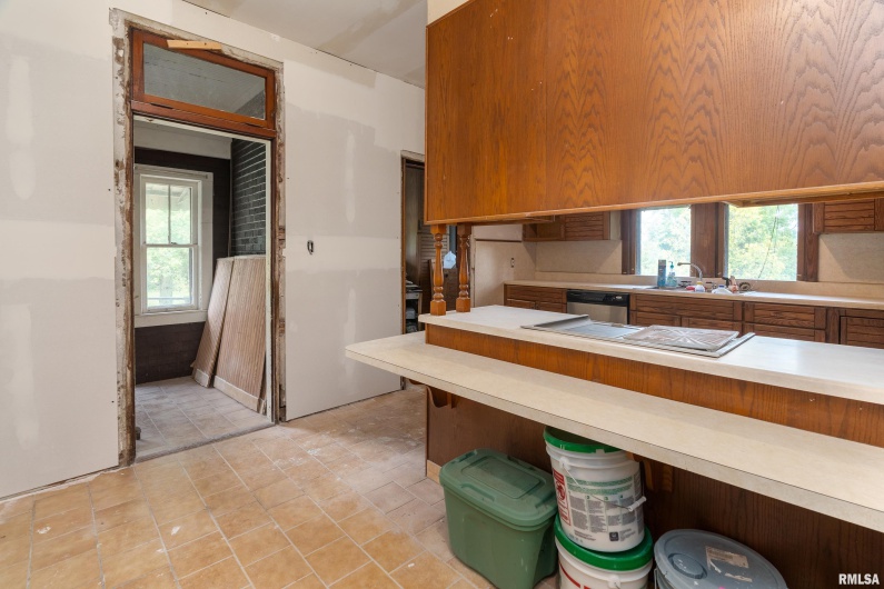 201 Line Street, Creal Springs, Illinois 62922, 3 Bedrooms Bedrooms, 0 ,2 BathroomsBathrooms,Residential,For Sale,Line,0,RMAEB460175