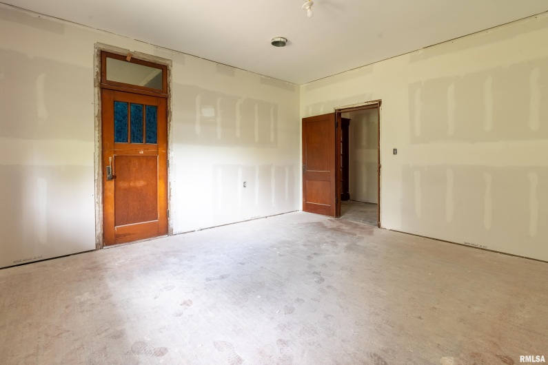 201 Line Street, Creal Springs, Illinois 62922, 3 Bedrooms Bedrooms, 0 ,2 BathroomsBathrooms,Residential,For Sale,Line,0,RMAEB460175