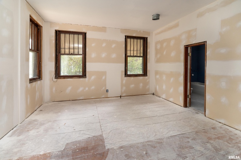 201 Line Street, Creal Springs, Illinois 62922, 3 Bedrooms Bedrooms, 0 ,2 BathroomsBathrooms,Residential,For Sale,Line,0,RMAEB460175