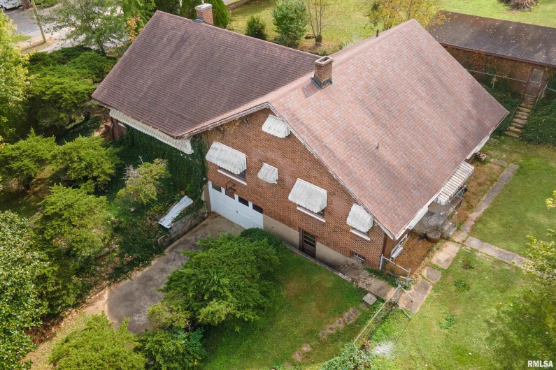 201 Line Street, Creal Springs, Illinois 62922, 3 Bedrooms Bedrooms, 0 ,2 BathroomsBathrooms,Residential,For Sale,Line,0,RMAEB460175