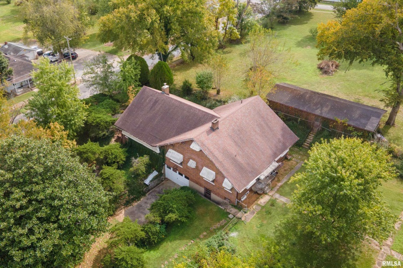 201 Line Street, Creal Springs, Illinois 62922, 3 Bedrooms Bedrooms, 0 ,2 BathroomsBathrooms,Residential,For Sale,Line,0,RMAEB460175