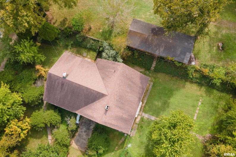 201 Line Street, Creal Springs, Illinois 62922, 3 Bedrooms Bedrooms, 0 ,2 BathroomsBathrooms,Residential,For Sale,Line,0,RMAEB460175